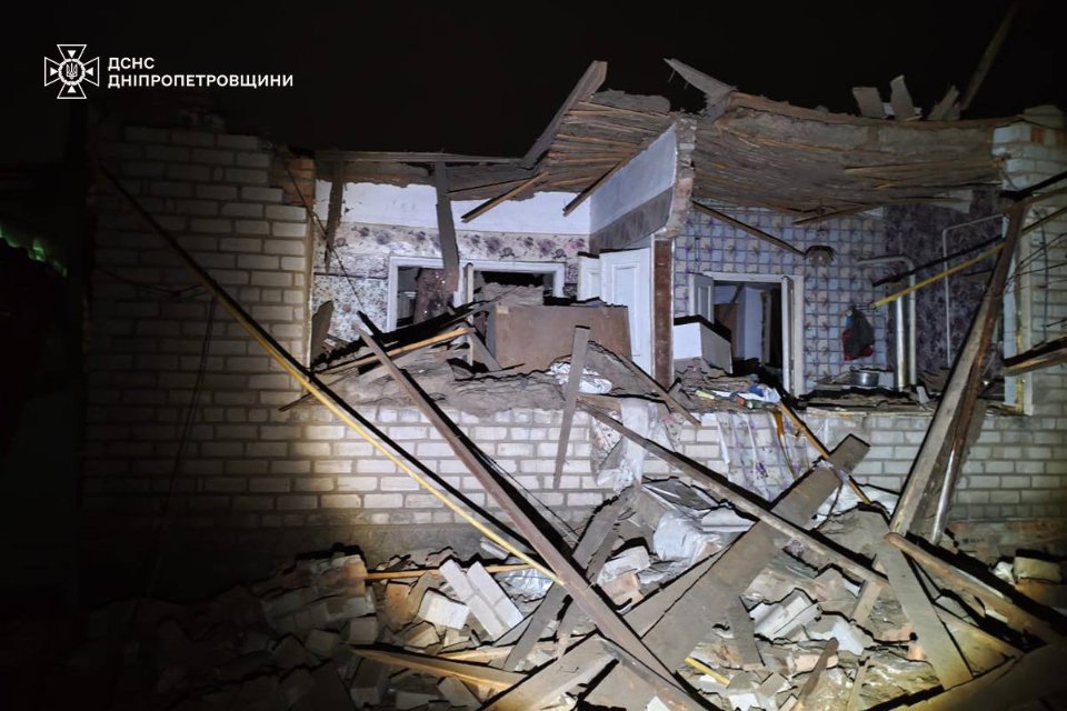 Росіяни обстріляли Дніпропетровщину: загинув 12-річний хлопчик, а його батьки постраждали (фото)