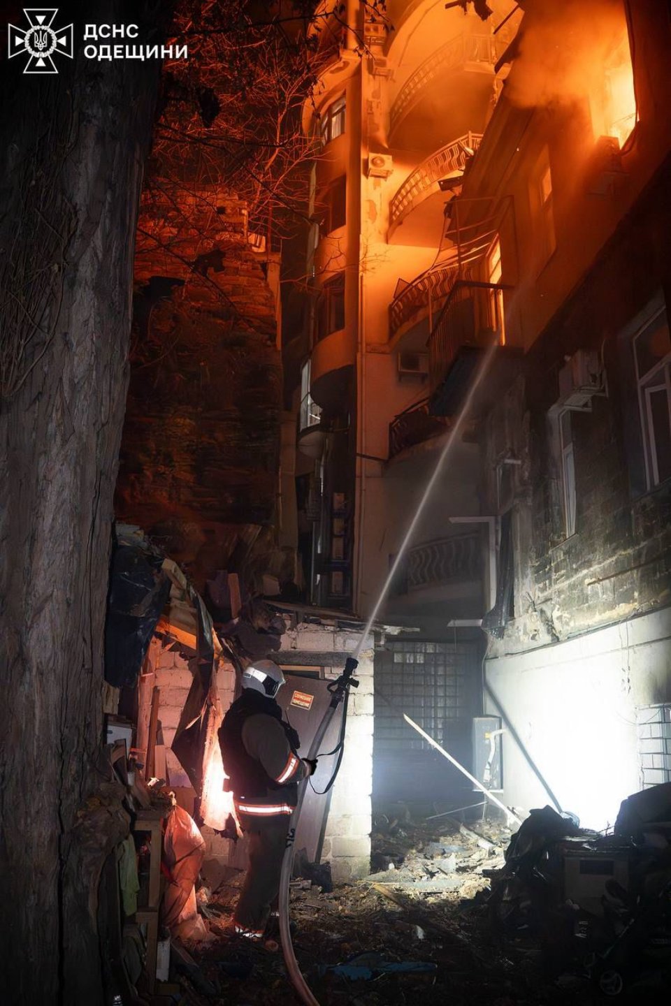 Росіяни вночі запустили по Україні майже пів сотні дронів: що відомо про наслідки (фото)