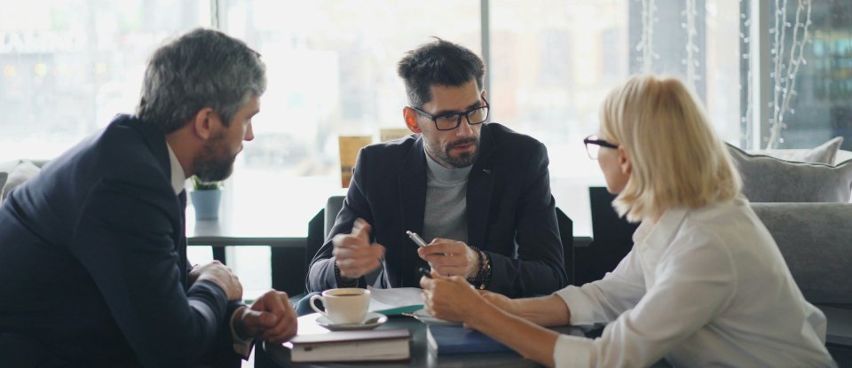 бронювання працівників