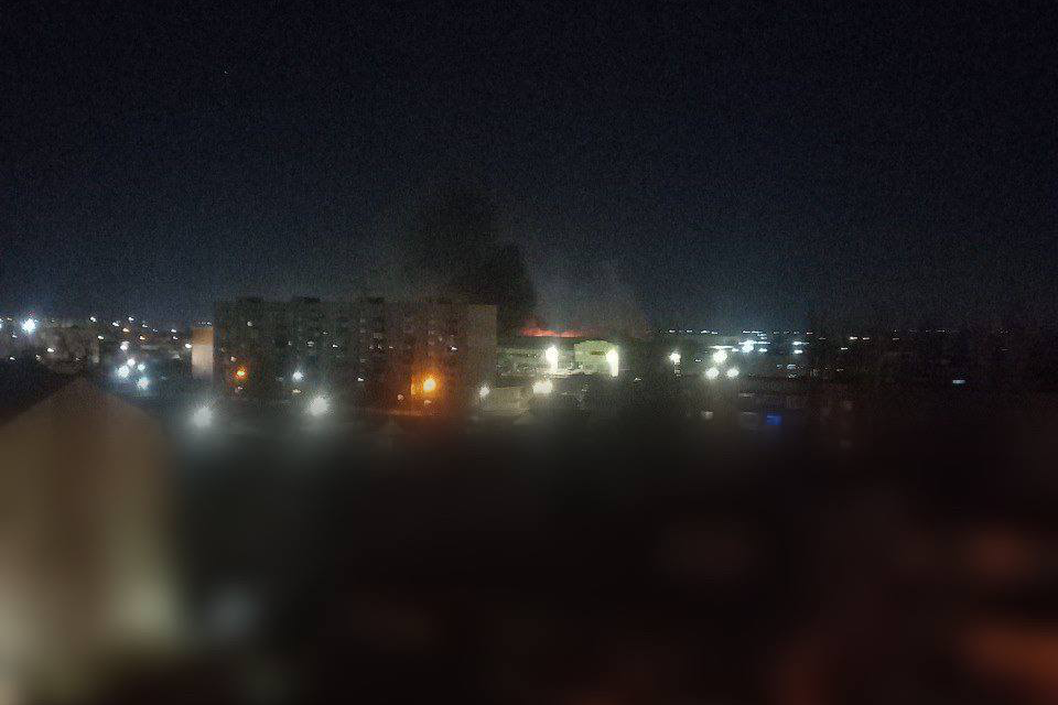 У Мелітополі на заводі «Гідромаш», де розміситись окупанти, пролунали потужні вибухи (фото, відео)