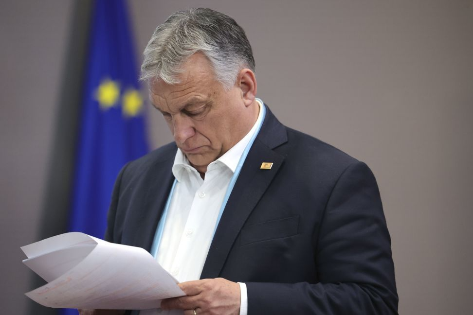 Єврокомісія піде на поступки Угорщині, щоб передати Україні €50 млрд допомоги — FT