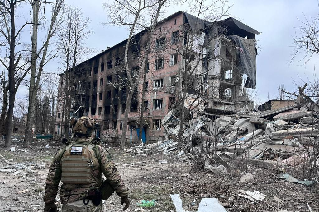 Росіяни вдарили по житловій забудові в Авдіївці. Загинула людина
