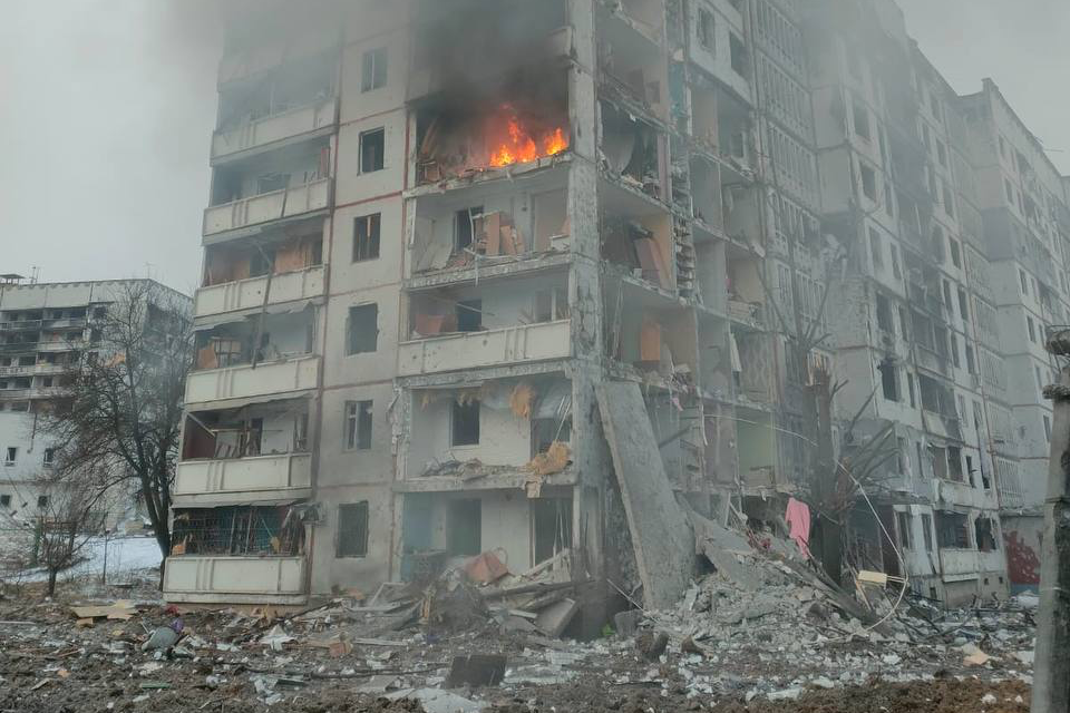 Окупанти влучили у житловий будинок у Харкові: відомо про загиблих (фото, відео, оновлено)