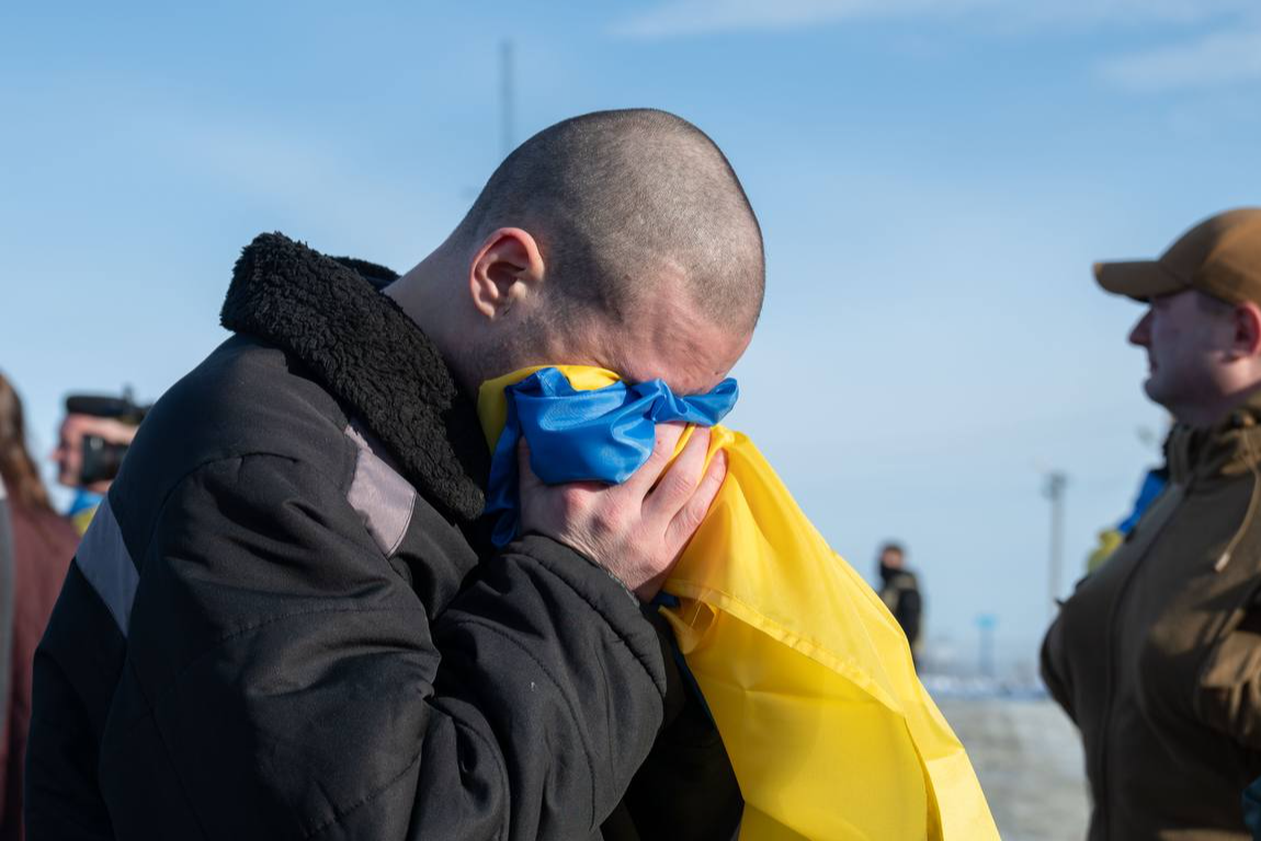 Обмін полоненими: Україна повернула додому 207 військових (фото)