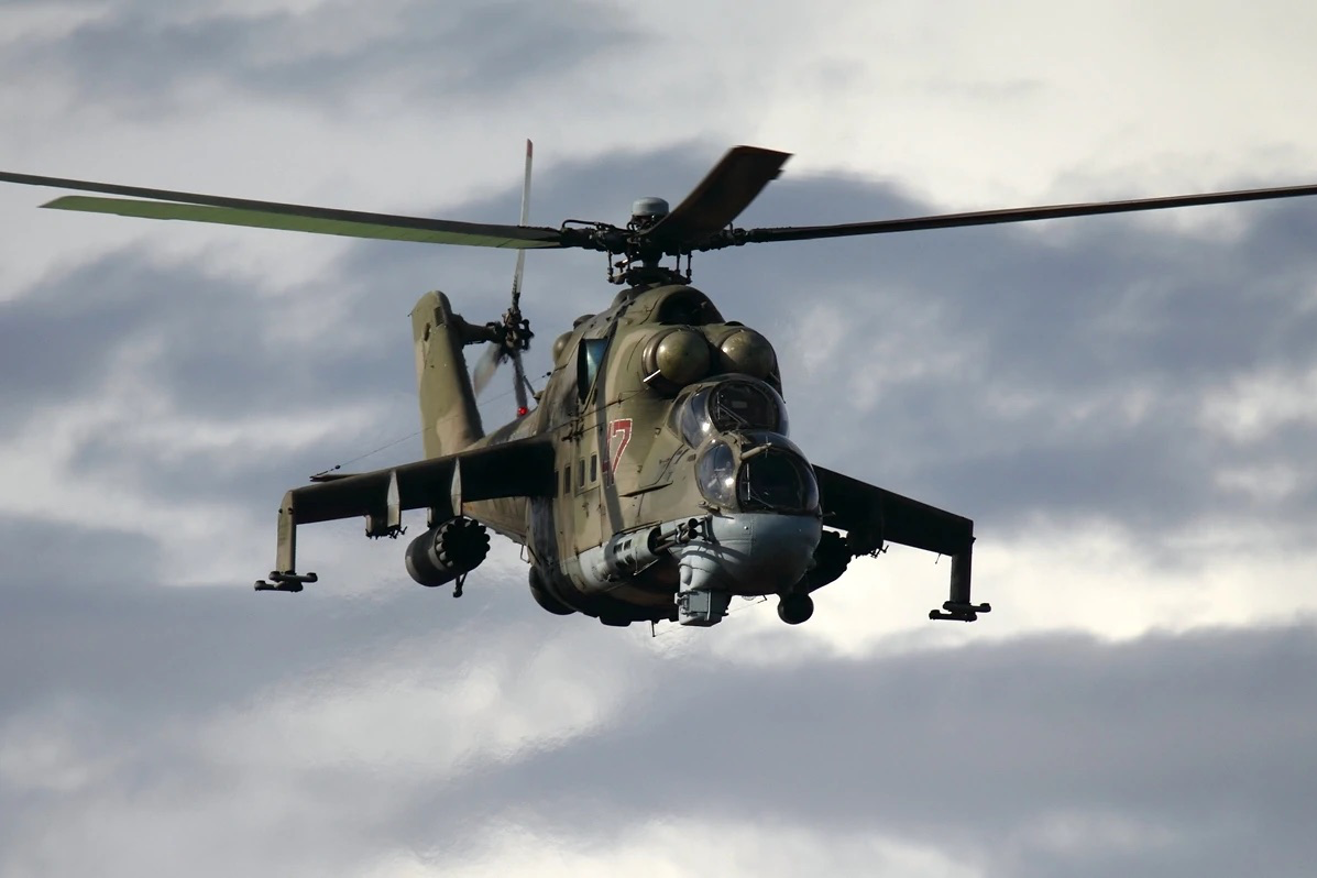 Бійці Нацгвардії з ПЗРК «приземлили» ворожий гелікоптер Мі-24 під Бахмутом (відео)