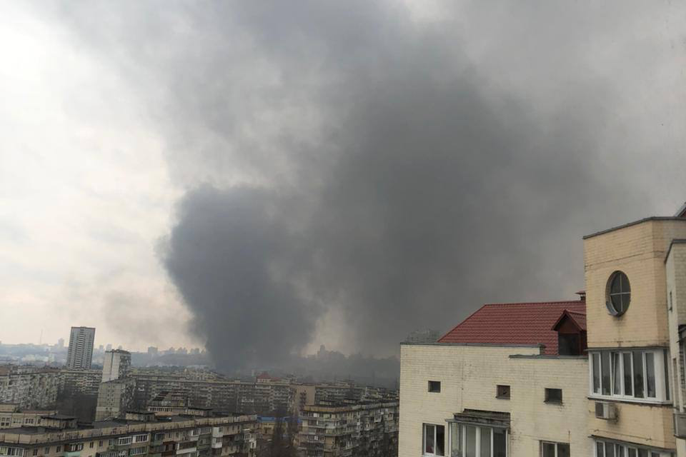 ​​На підприємстві в Подільському районі Києва сталася пожежа — Кличко (фото, відео, оновлено)