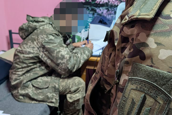 Військовослужбовець отримав три роки тюрми за спробу відкупитися та піти в СЗЧ