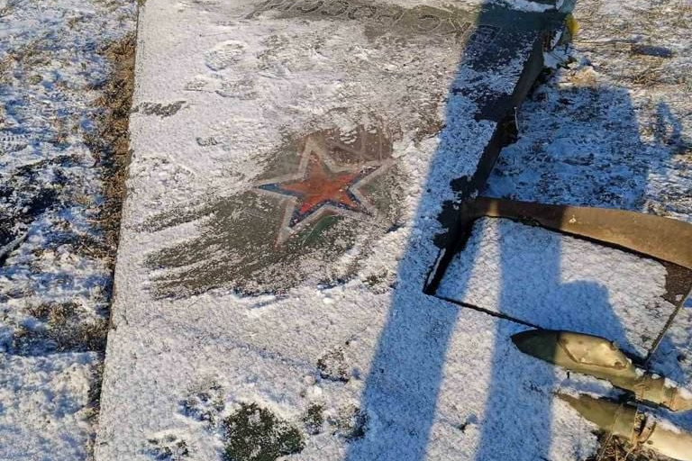 Російський окупант втратив ще три літаки та один гелікоптер