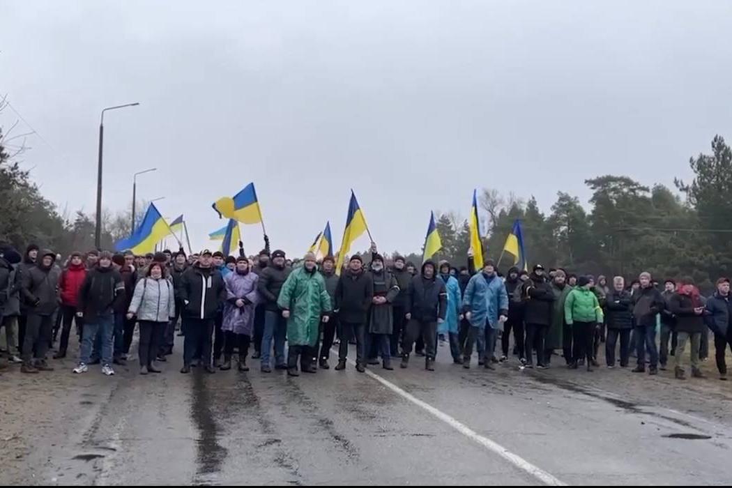 Українці в прифронтових містах масово мітингують проти російської окупації (фото, відео)