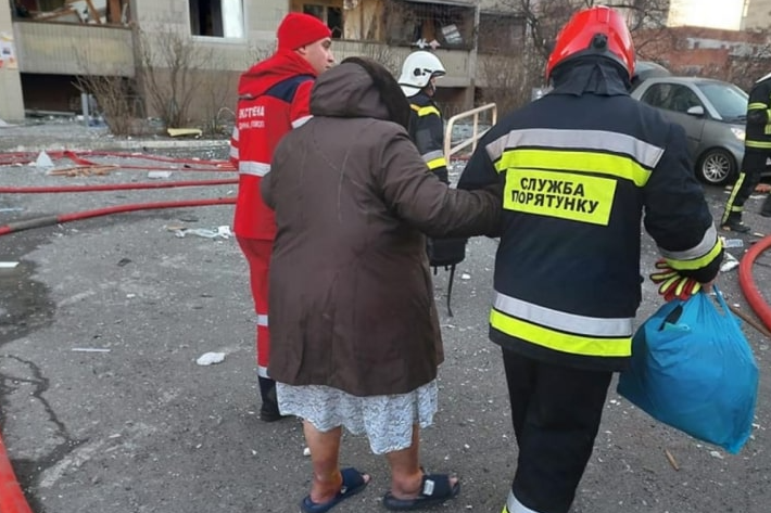 Залишки російської ракети влучили в будинок в Дарницькому районі Києва