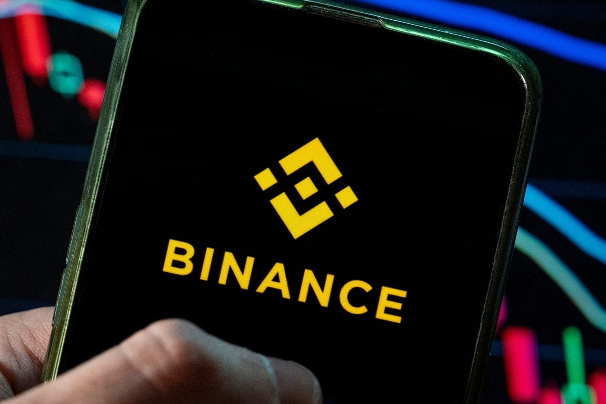 Криптовалютна біржа Binance відключила російські санкційні банки