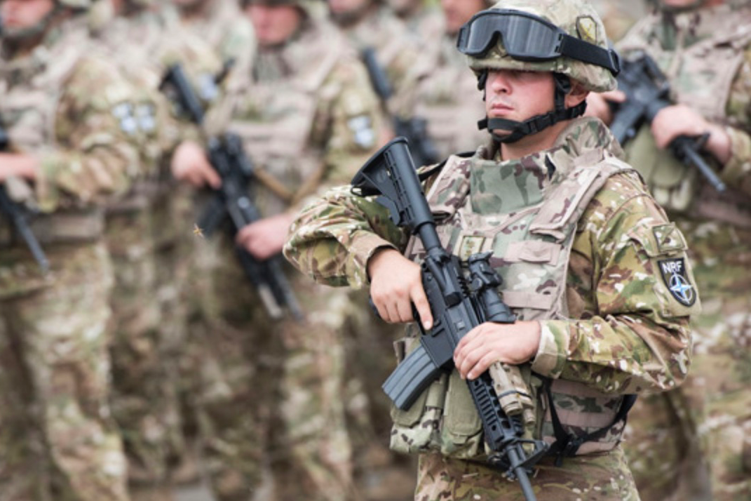 НАТО хоче розмістити 300 тис. військових на кордоні з росією — ЗМІ