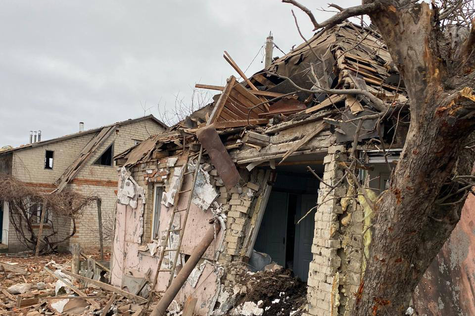 Росіяни обстріляли 13 населених пунктів на Харківщині: є поранена (фото)
