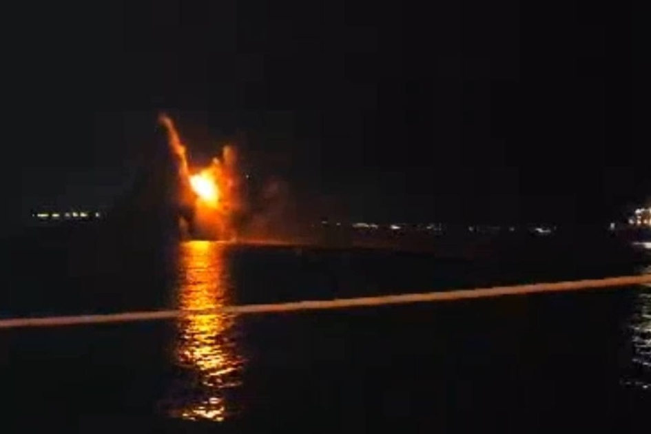 ГУР показало відео атаки дронів Magura V5 на ворожий корабель «Сергій Котов»