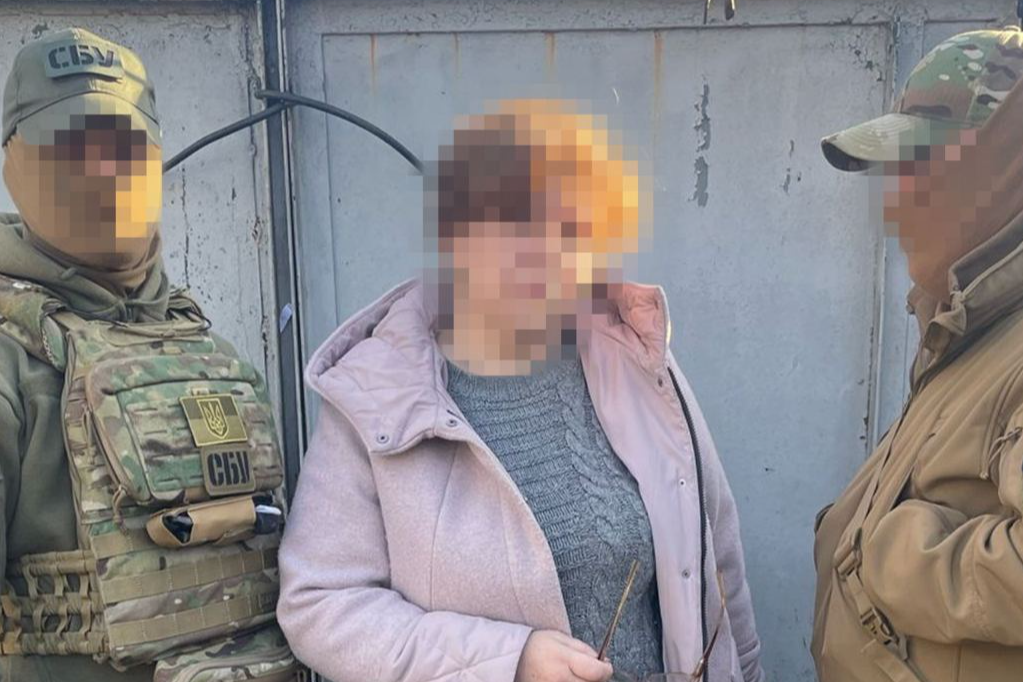 В Одесі затримали російську шпигунку, яка шукала українські системи ППО (фото)