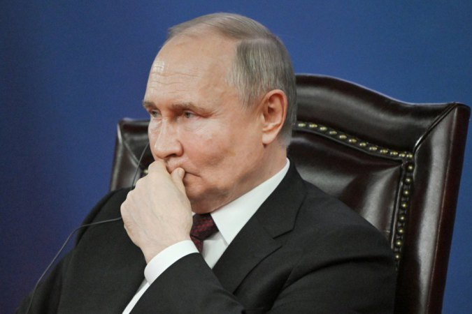 Путін не планує йти на поступки щодо територій, миротворців та нейтралітету України — Bloomberg