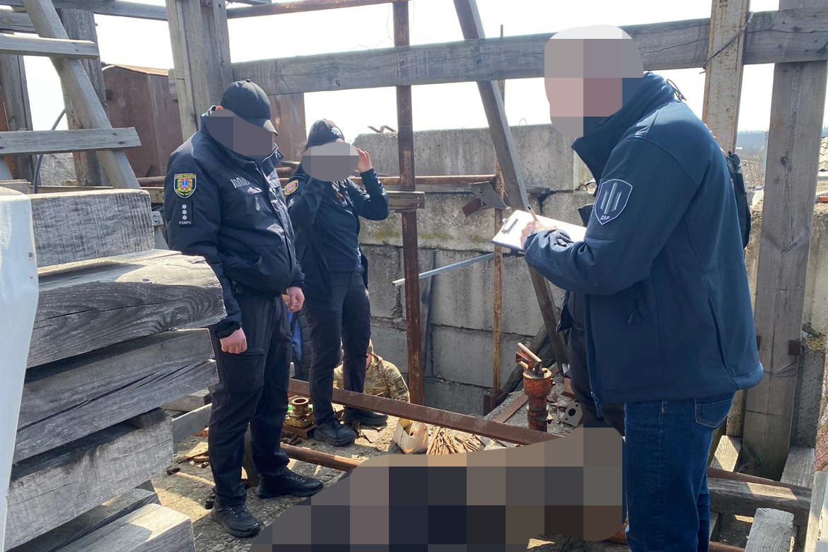 В Одесі чоловік при перевірці документів відкрив вогонь по поліцейських з автомата (фото)