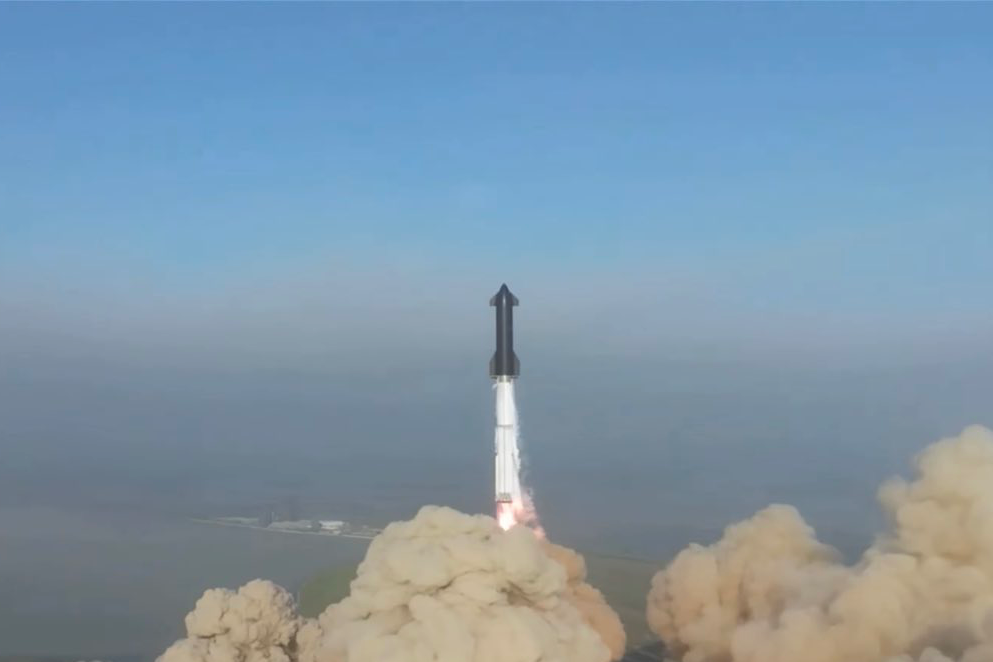 Тестовий запуск найпотужнішої ракети в історії Starship завершився вибухом (відео)