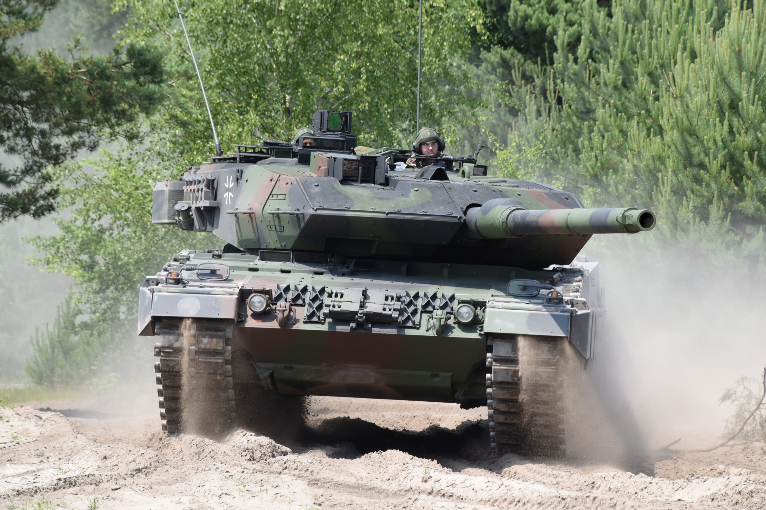 Данія разом з Нідерландами передасть Україні 14 танків Leopard 2