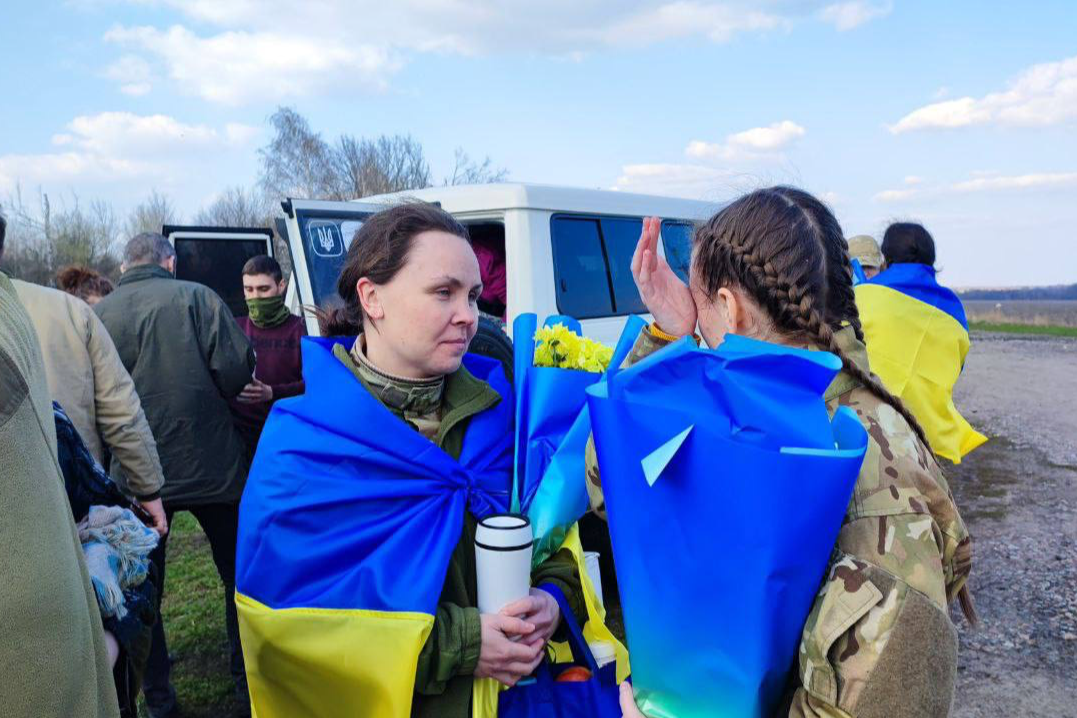 З російського полону повернули ще 100 українців (фото, відео)