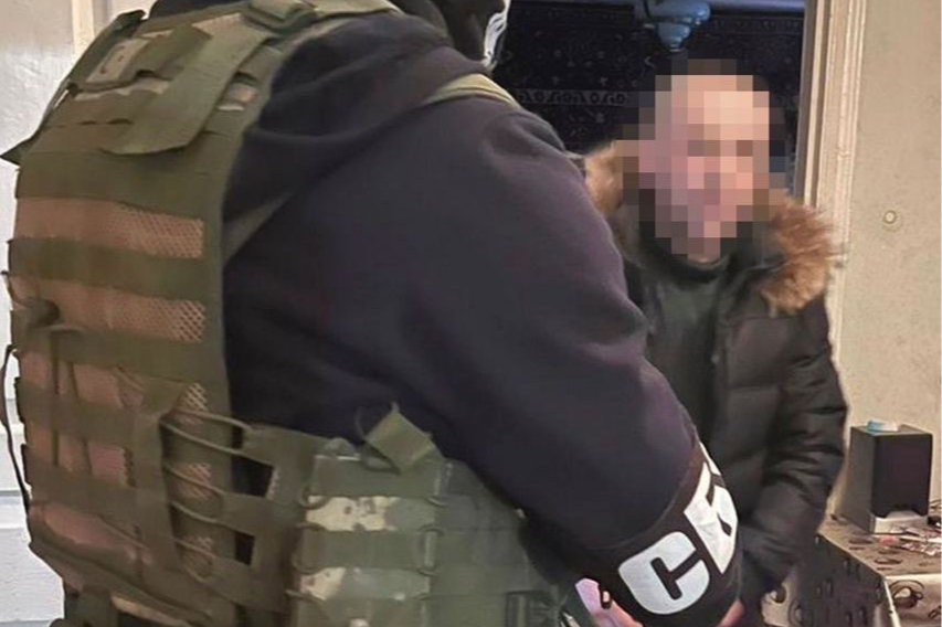 Допомагав окупантам викрадати українців на Харківщині: СБУ затримала помічника гауляйтера рф