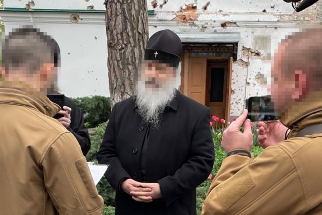 Підказав рашистам позиції ЗСУ на Донеччині: СБУ оголосила підозру митрополиту Святогірської лаври