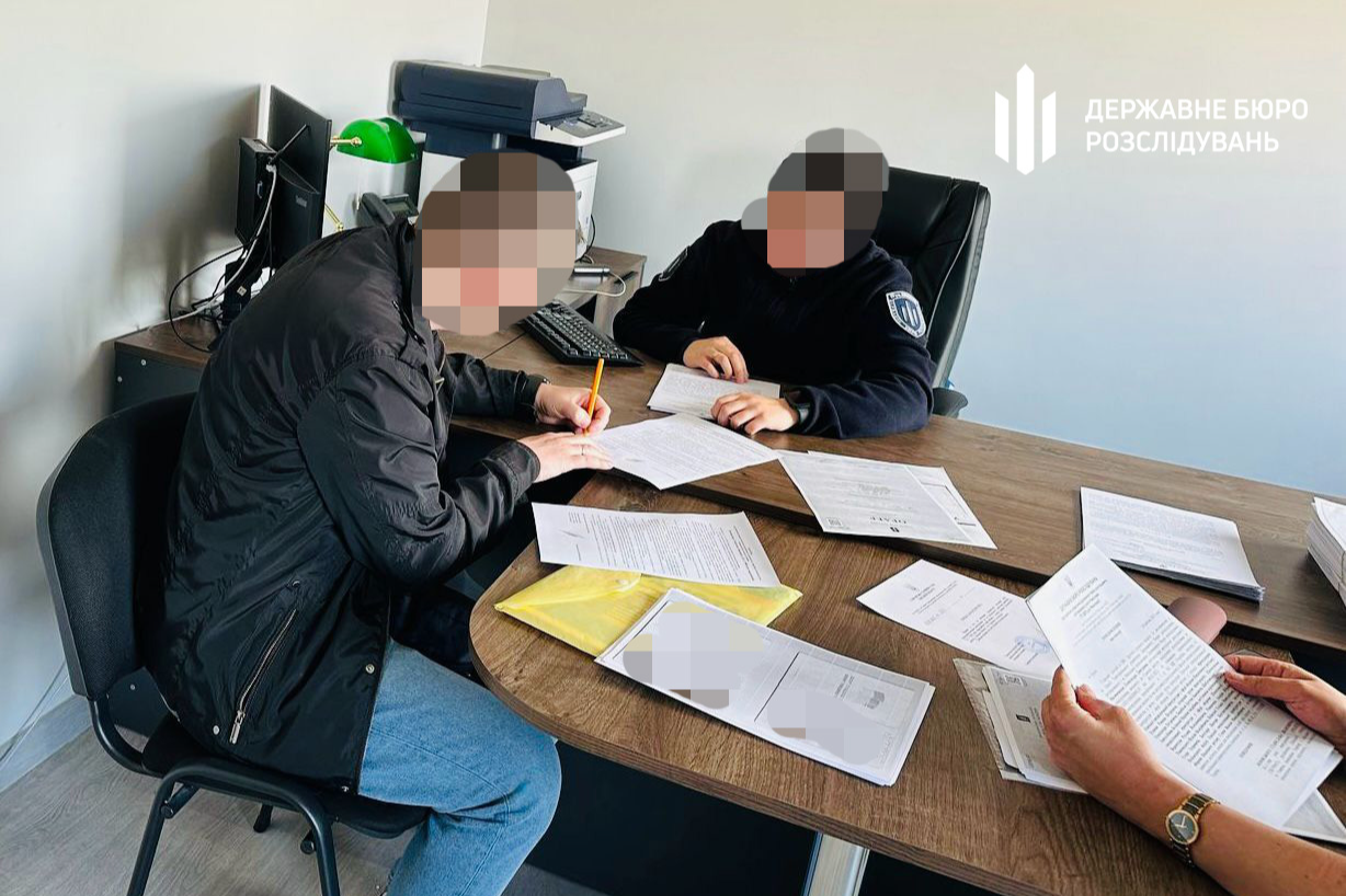 ДБР: посадовець ТЦК за гроші змінював дані в системі «Оберіг»