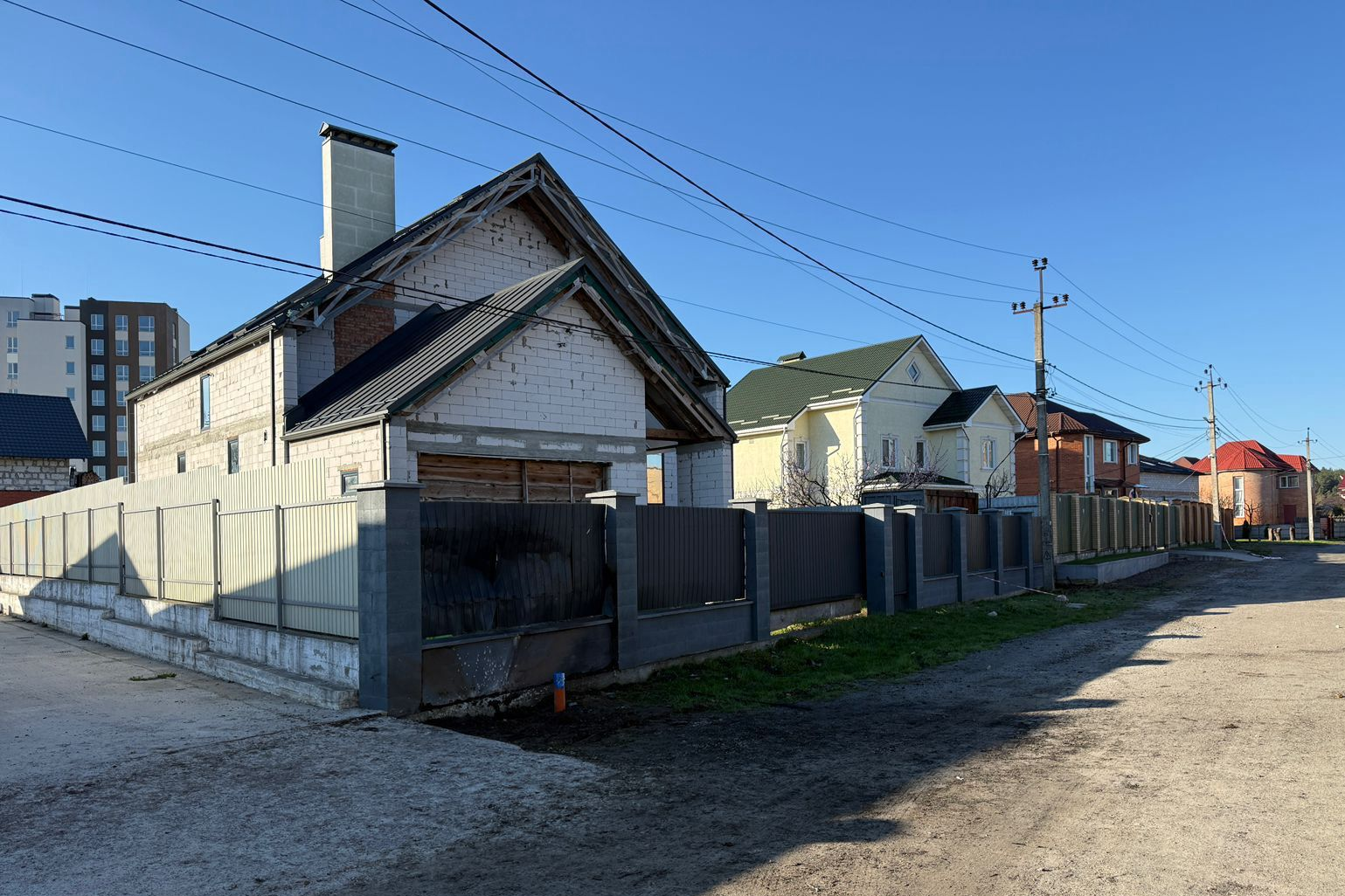 У Броварах двоє молодиків вчинили теракт — чоловік отримав поранення (оновлено)