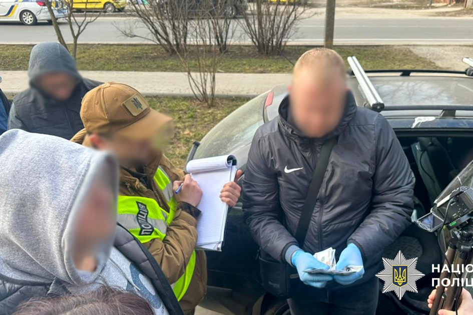 Правоохоронці затримали п’ятьох ділків, які пропонували за гроші вирішити питання з мобілізацією