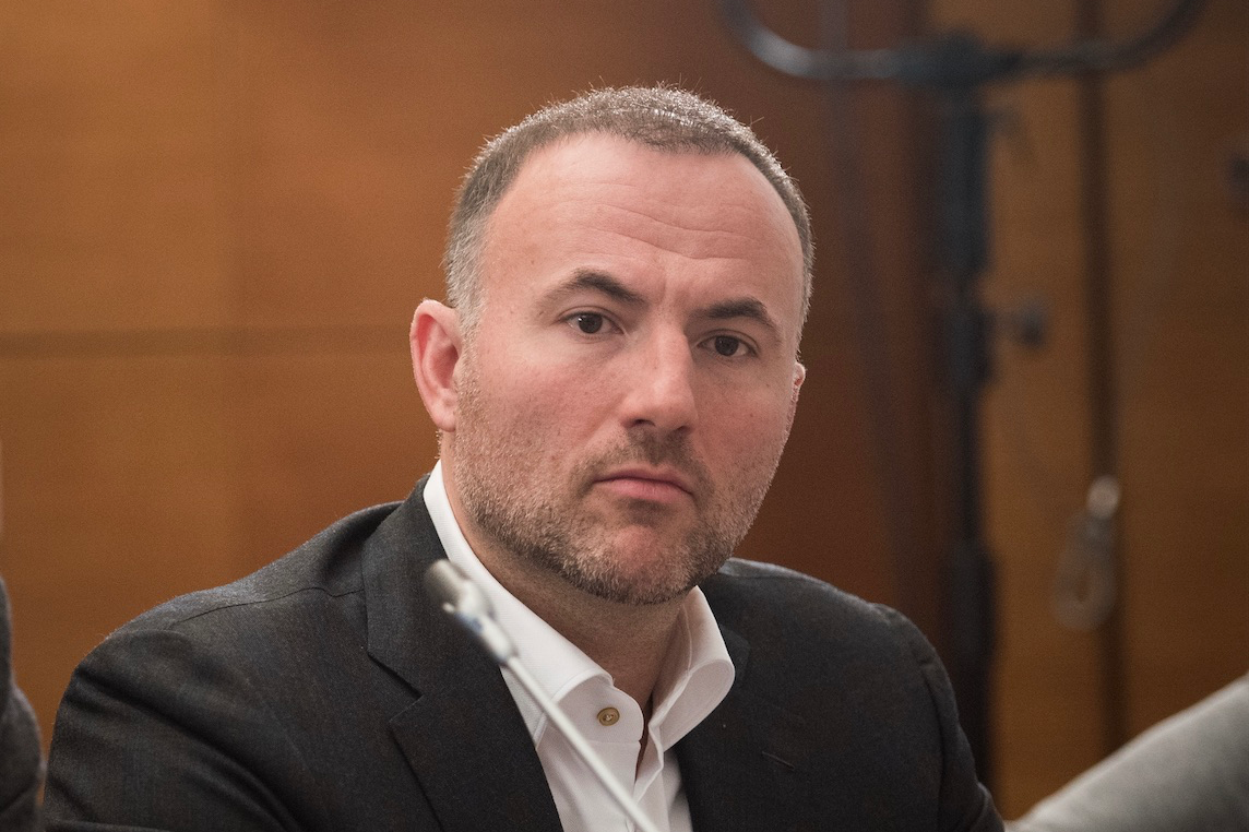 СБУ повідомила про підозру підсанкційному олігарху Фуксу: він відреагував