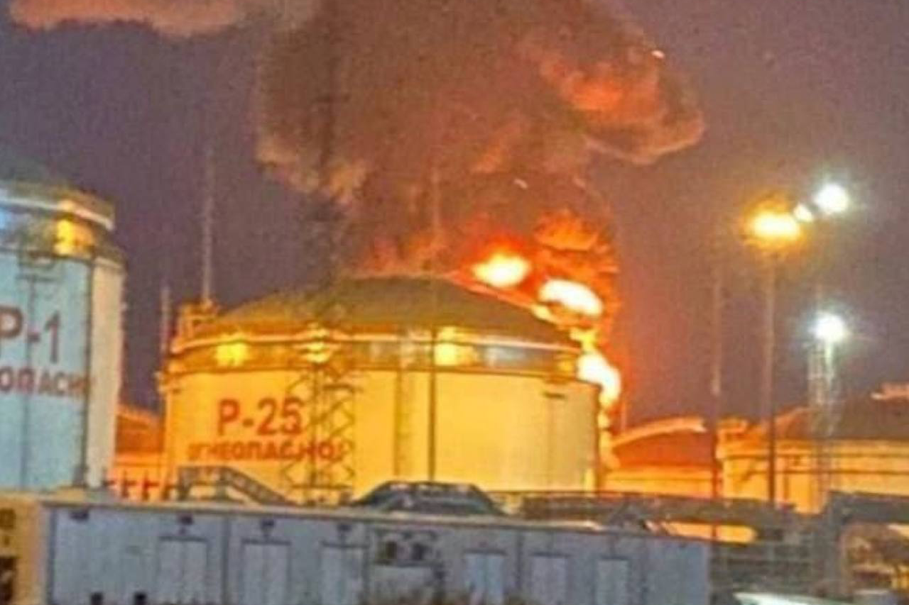У Краснодарському краї рф загорілася нафтобаза (відео)