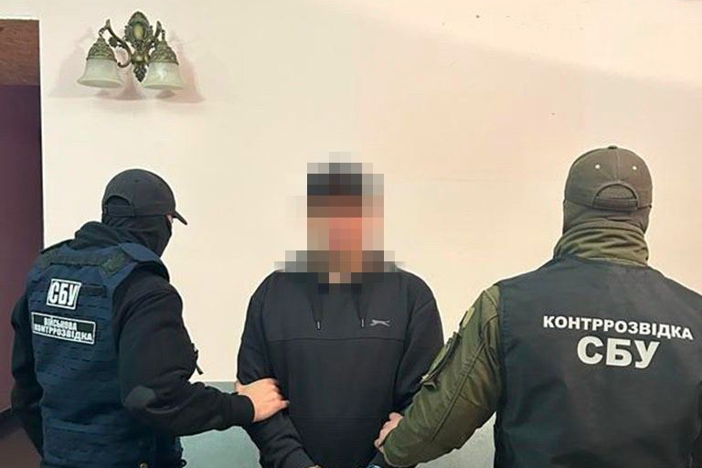 СБУ затримала матроса ЗСУ, який коригував удари по Миколаївщині фосфорними снарядами (фото)
