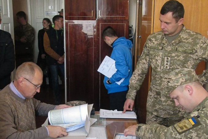 Кабмін на місяць продовжив дію бронювань на підставі рішень Мінекономіки 