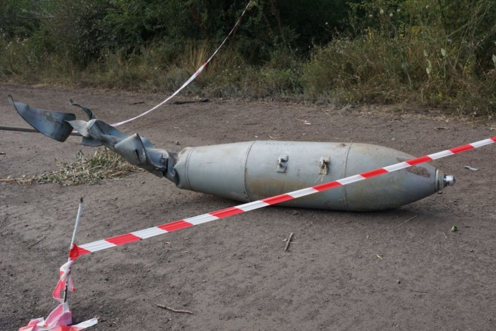 Окупанти вдарили по Дергачам на Харківщині, постраждали шість дітей та літній чоловік (оновлено)