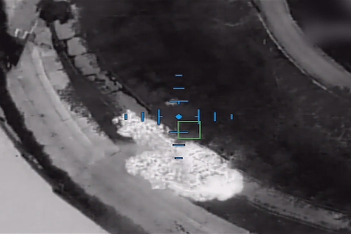 Прикордонники знищили 5 одиниць техніки та польовий склад росіян на лівобережжі Херсонщини (відео)