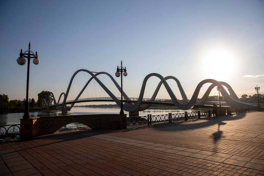 У Києві відкрили міст між парком «Наталка» та островом Оболонським (фото)