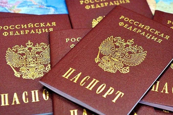 Окупанти почали роздавати російські паспорти в Мелітополі