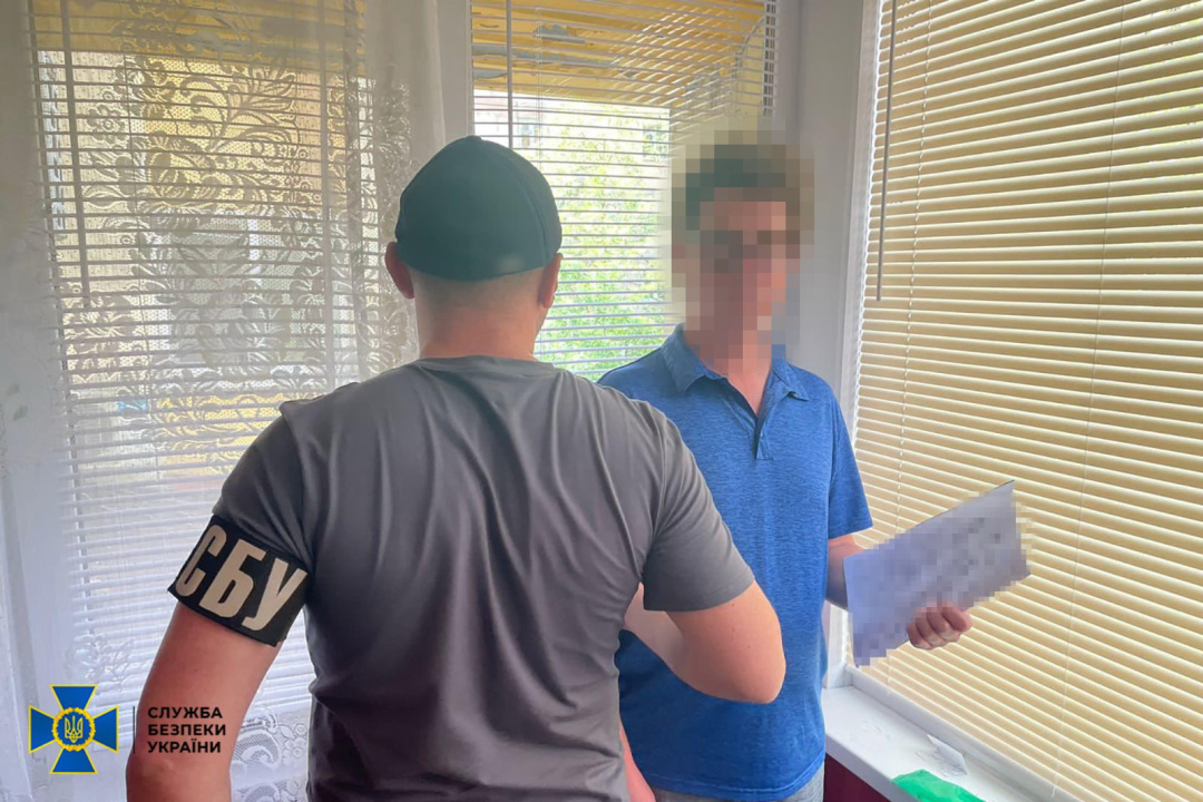 У Херсоні затримали чинного посадовця ОВА, який працював на російських окупантів — СБУ (фото)