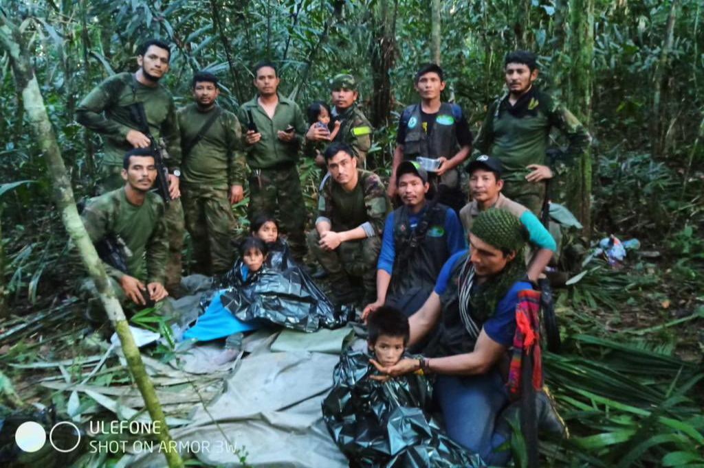 У Колумбії діти провели 40 днів у джунглях після авіакатастрофи: їх нарешті знайшли (фото)