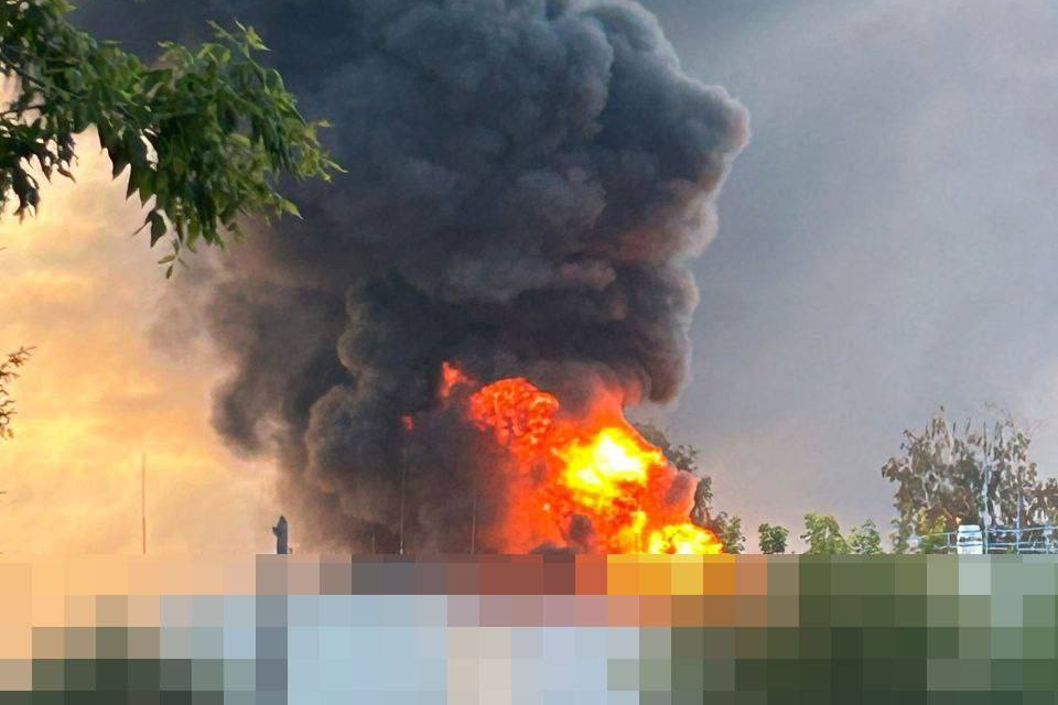 У Тамбовській області дрон атакував нафтобазу: почалася масштабна пожежа (відео)
