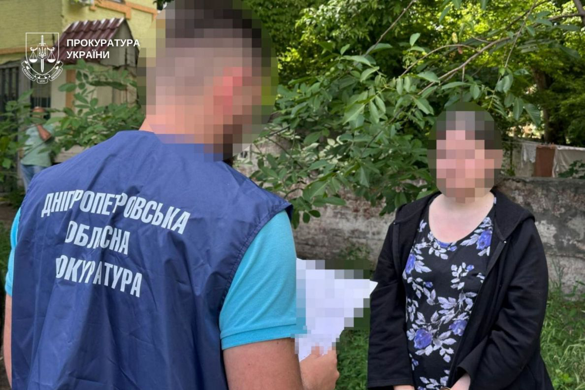 Передавала РФ координати оборонних заводів після обстрілів: у Дніпрі затримали жінку