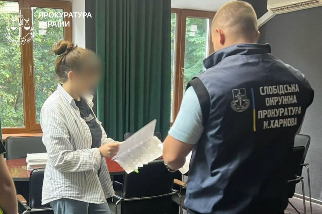 Переломи черепа та крововиливи в мозок: у Харкові матір підозрюють у жорстокому побитті немовляти
