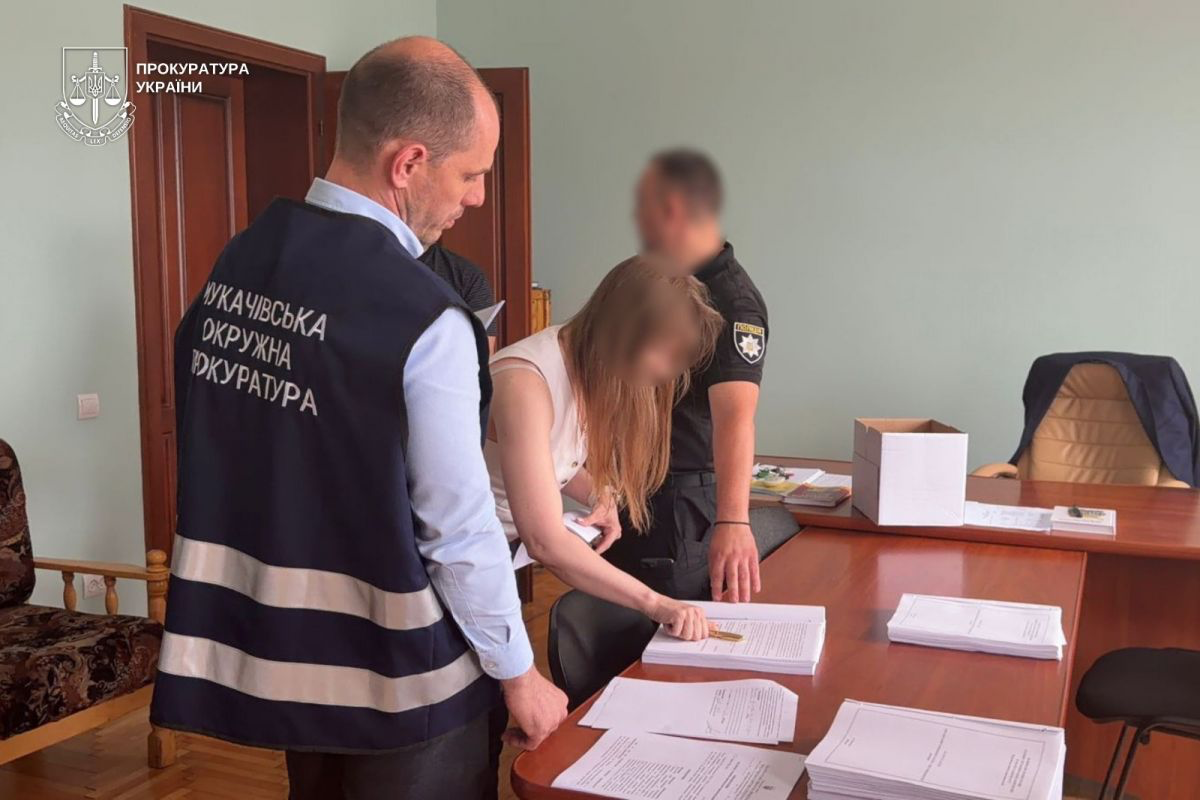Понад 1200 «пацієнтів» і 9,5 млн грн: на Закарпатті викрили схему в лікарні