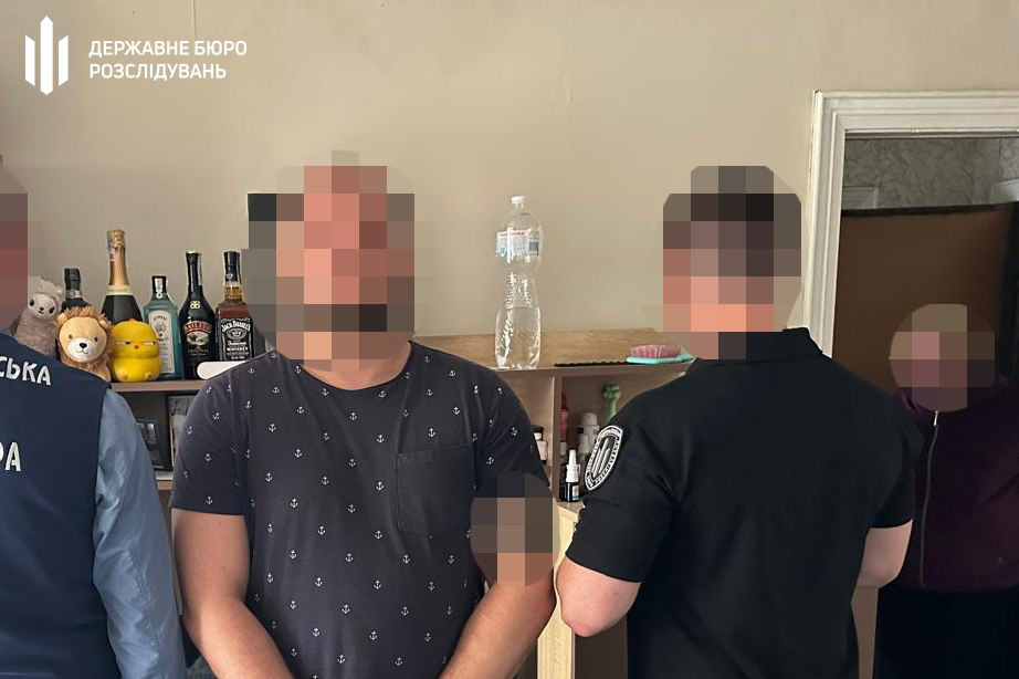 Били до зізнання: на Дніпропетровщині судитимуть двох експравоохоронців