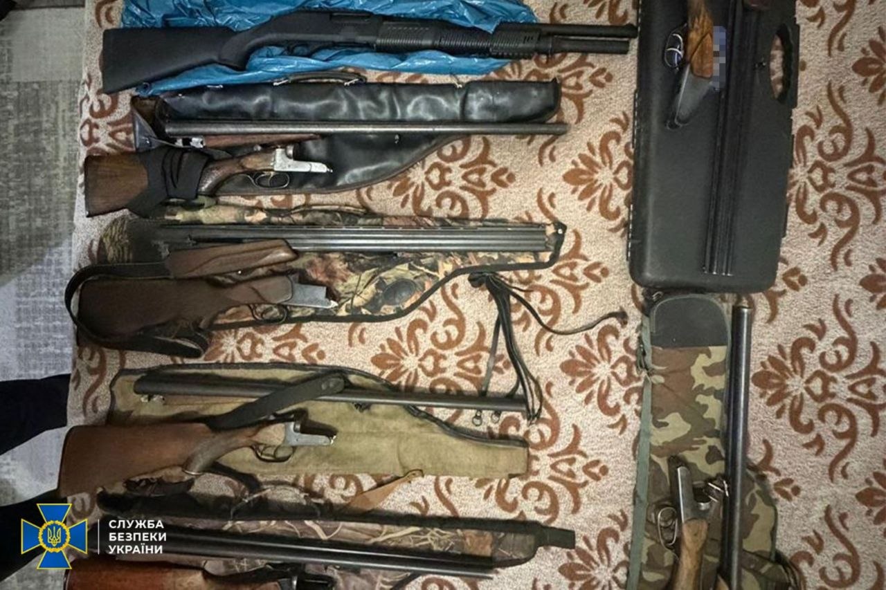 СБУ, ДБР та Нацполіція викрили чотири канали продажу зброї: затримано 11 осіб