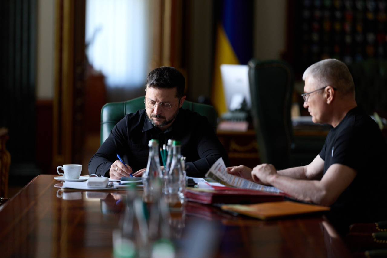 Україна знищила понад 60 тисяч тонн боєприпасів на арсеналі Балтійського флоту РФ поблизу Петербурга, – Зеленський