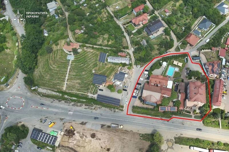 Готель, ресторан і 108 млн грн готівки: депутату Ужгородської міськради оголосили підозру