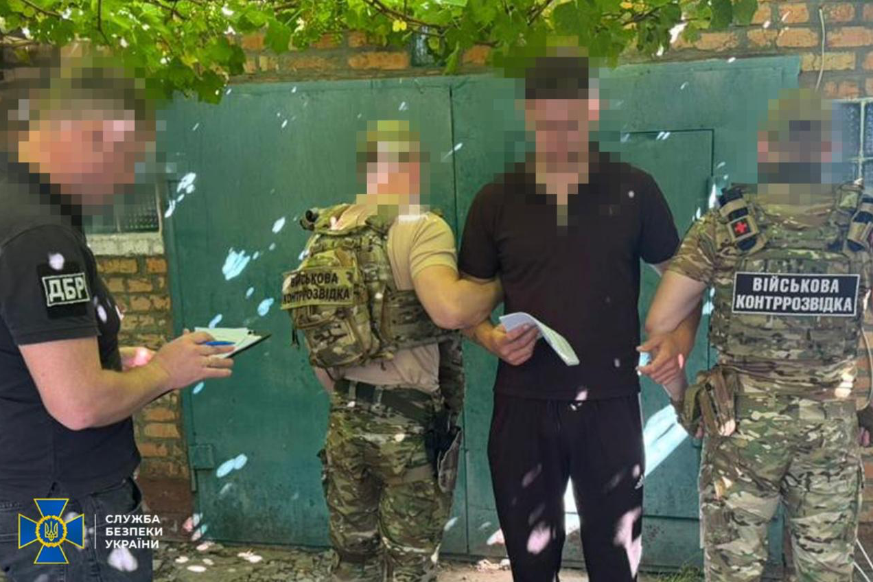 Бив і здавав своїх: ДБР повідомило про підозру нацгвардійцю, який у полоні співпрацював з окупантами
