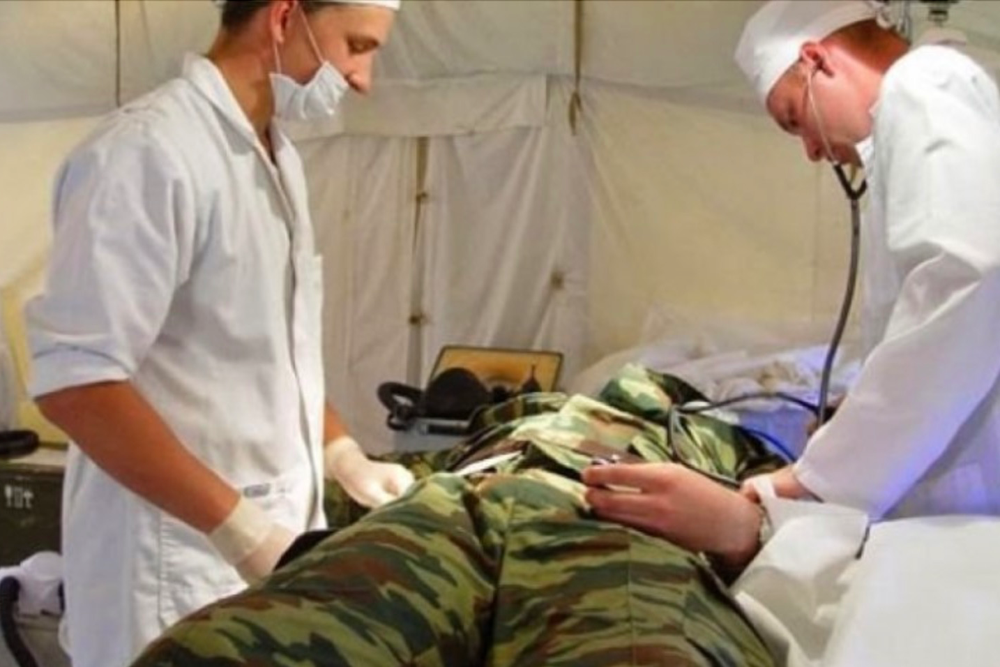 Росіяни не справляються з пораненими, тому в рф мобілізують медиків — розвідка