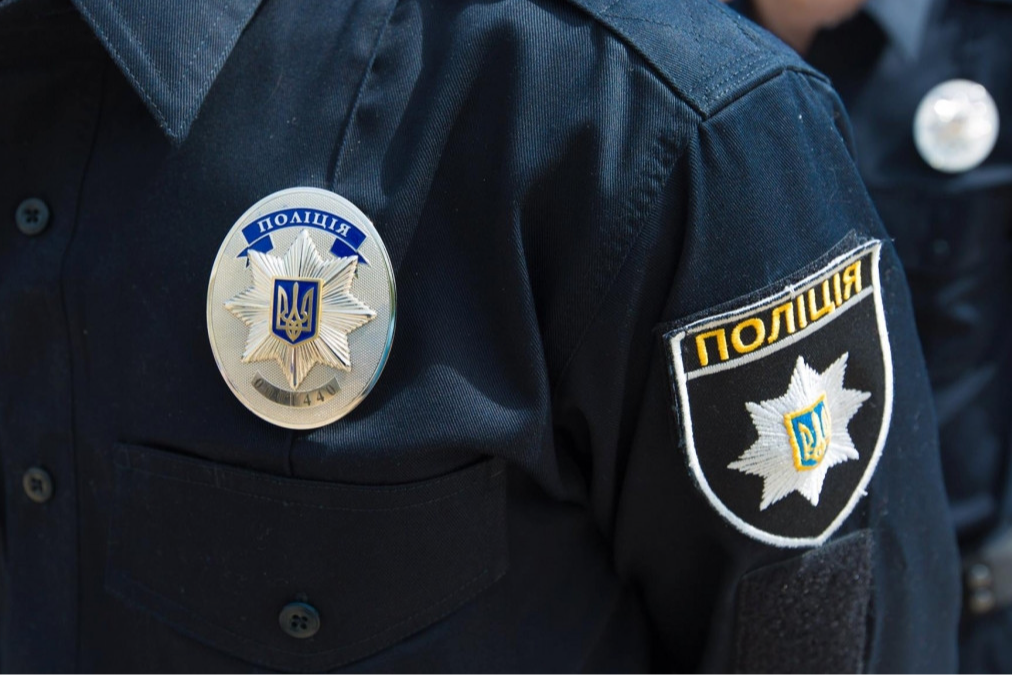 В Одесі чоловік зачинився у перукарні разом із людьми: поліція провела спецоперацію